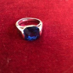 Blue stone - Silver-tone Costume Ring.  Sz 7